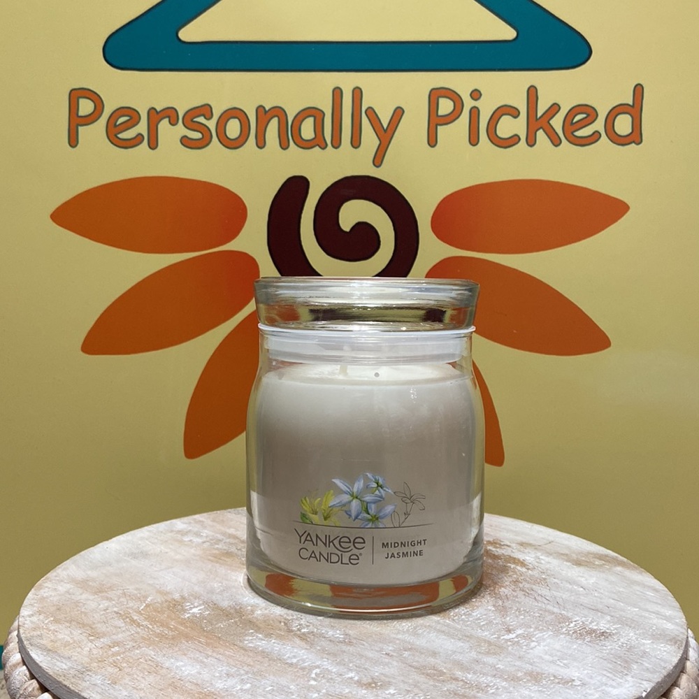 Yankee Candle MIDNIGHT JASMINE Signature Medium Jar Candle
